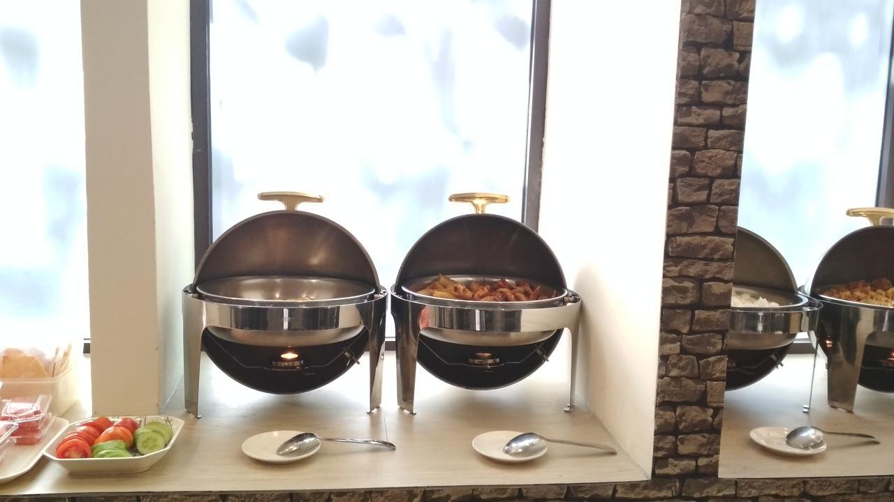 Kitara Hotel Джакарта Екстериор снимка