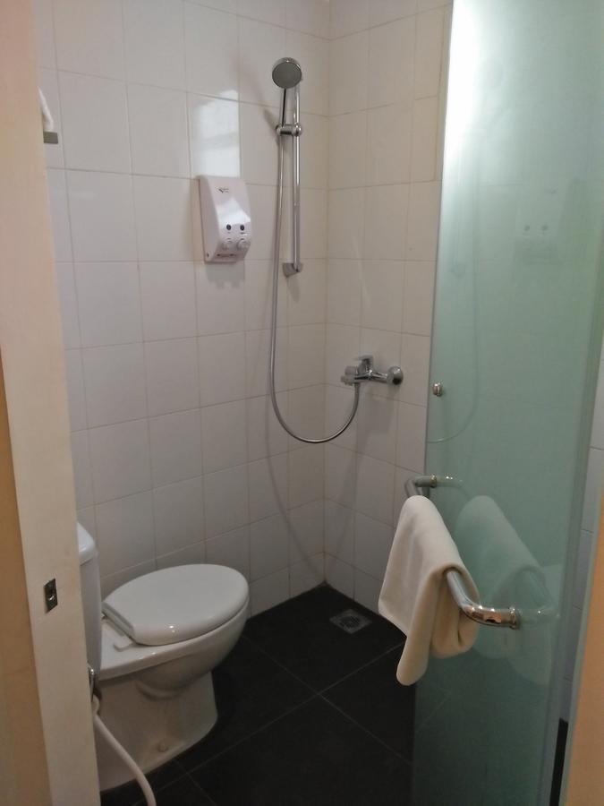 Kitara Hotel Джакарта Екстериор снимка